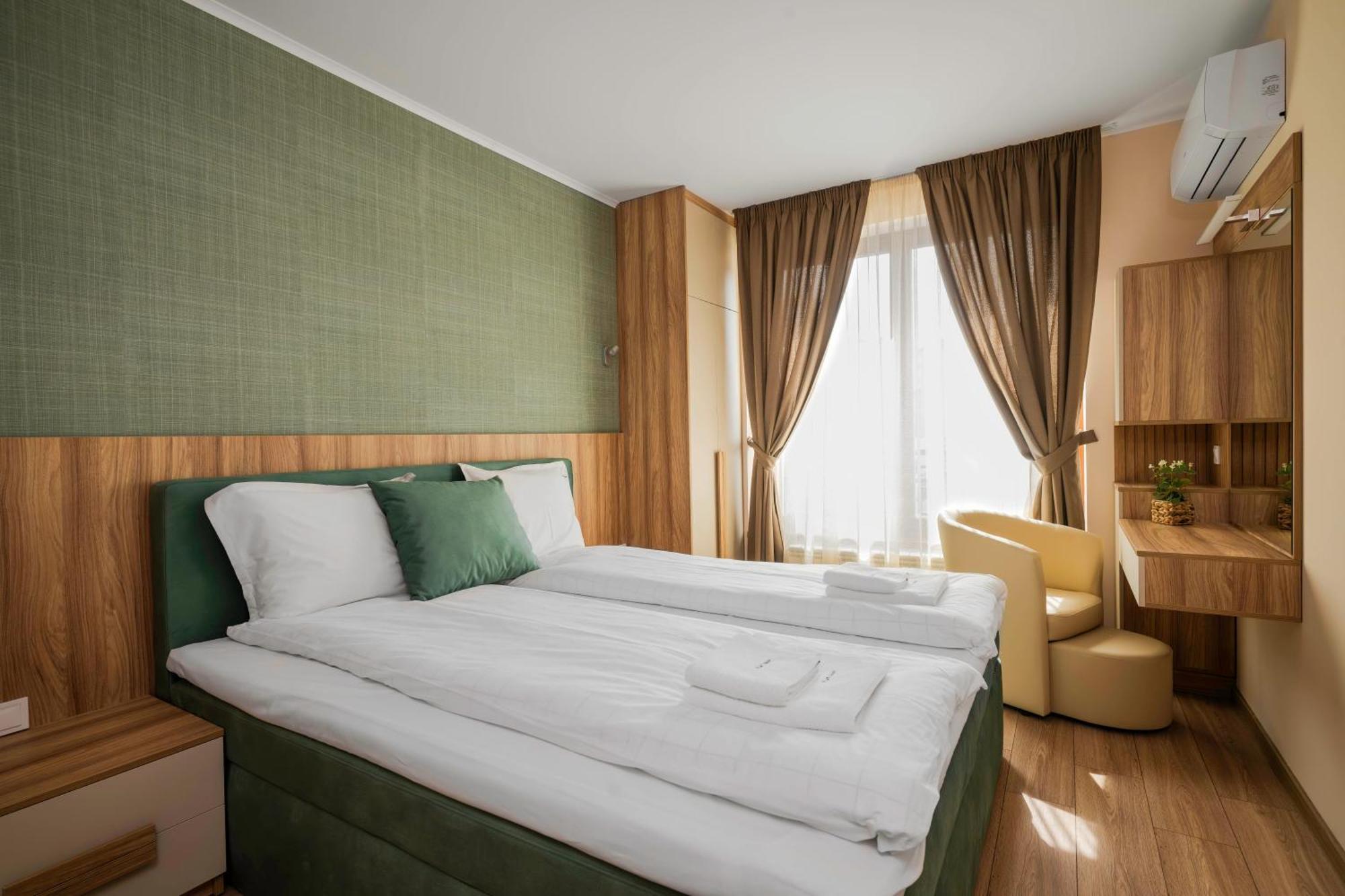 Apartemen Stylish Urban Haven With Dedicated Parking Spot By Flat Mаnager *